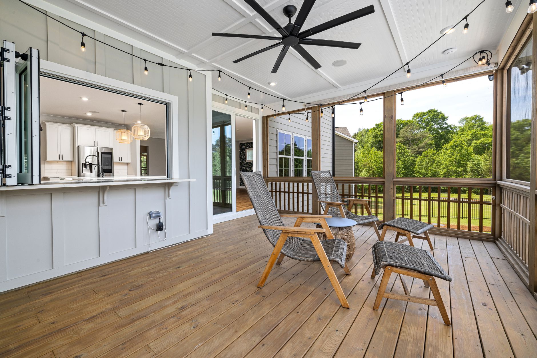 Designing the Perfect Outdoor Kitchen on Your Deck: Tips and Ideas